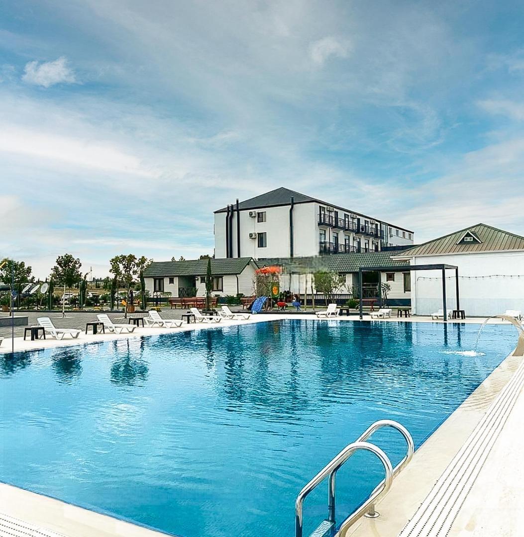 Karvan Hotel-Sanatorium Naftalan Exteriér fotografie